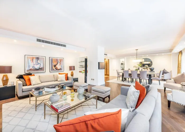 Super Luxury Stylish Large Mayfair Apartment 2500Sqft