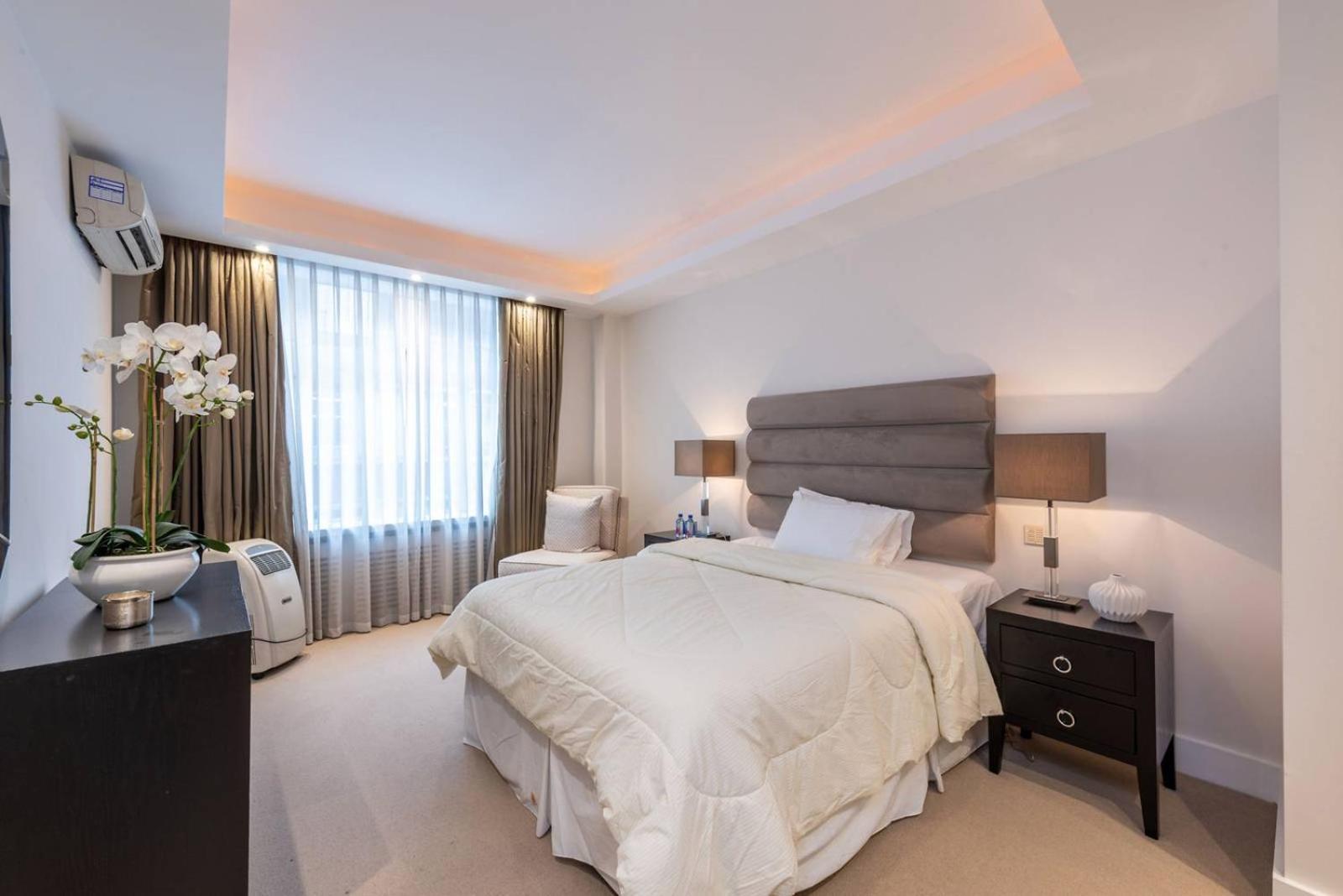 Super Luxury Stylish Large Mayfair 2500sqft London