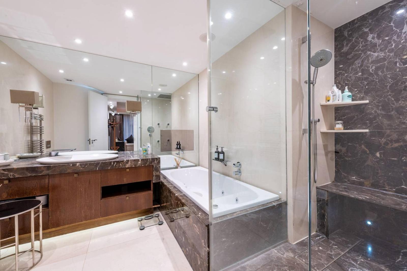Apartment Super Luxury Stylish Large Mayfair 2500sqft London