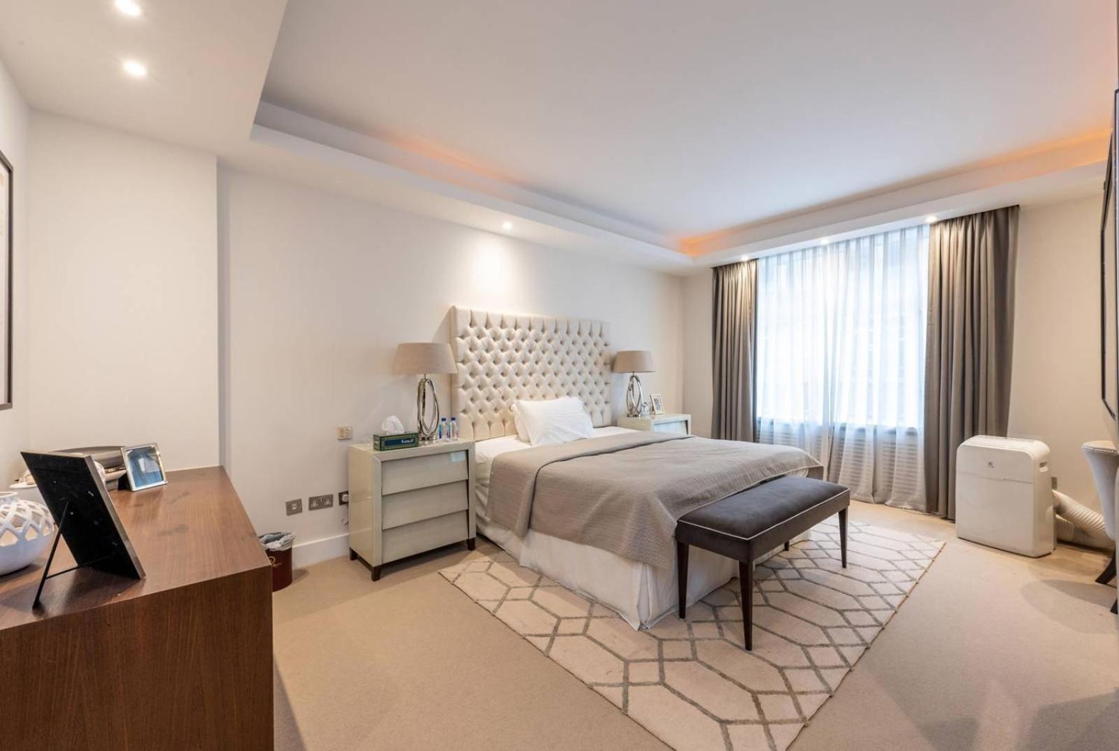 Super Luxury Stylish Large Mayfair 2500sqft Appartement